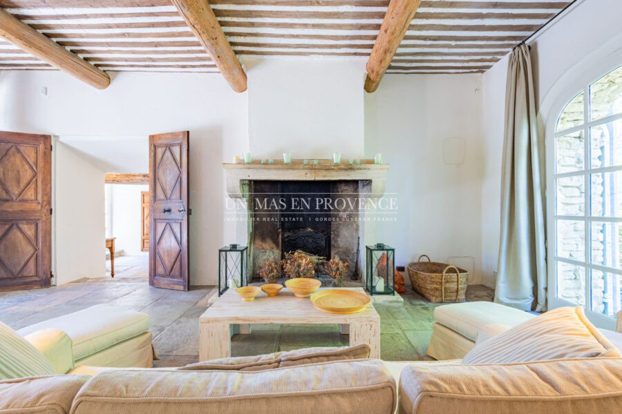 Maison à louer à Gordes