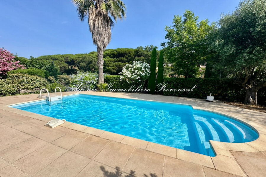 Maison à vendre à Sainte-maxime — Vue parc — photo 1