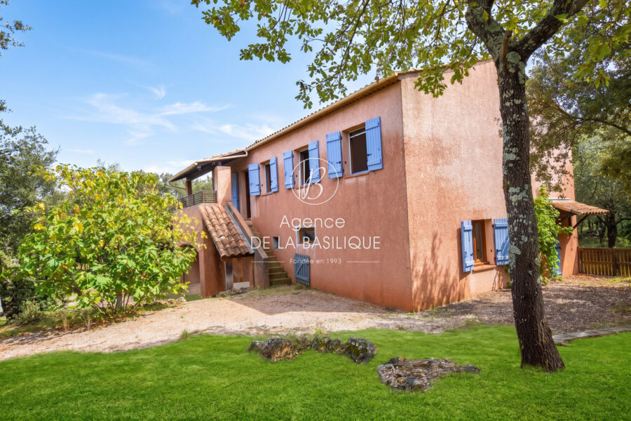 Maison à vendre à Saint-maximin-la-sainte-baume — Vue nature — photo 2