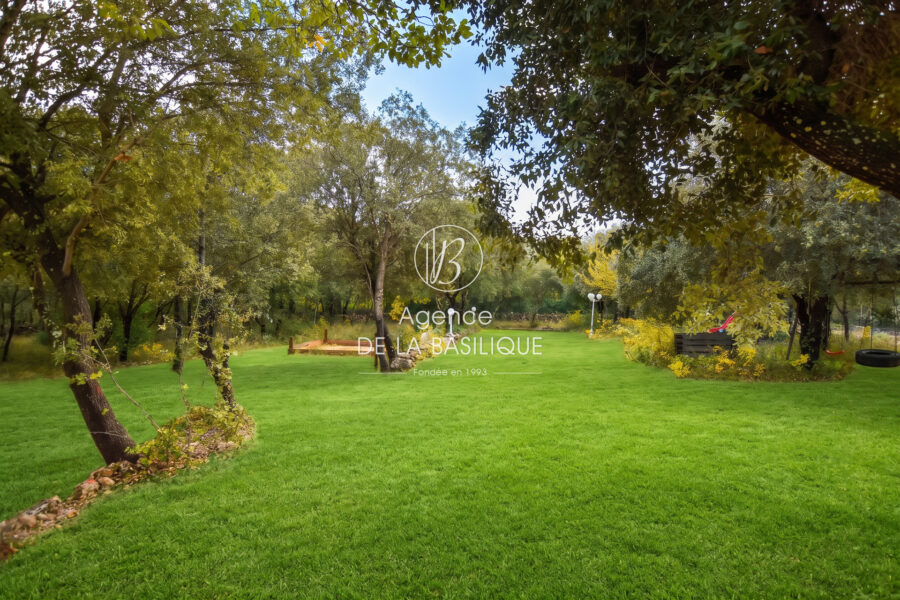 Maison à vendre à Saint-maximin-la-sainte-baume — Vue nature — photo 3