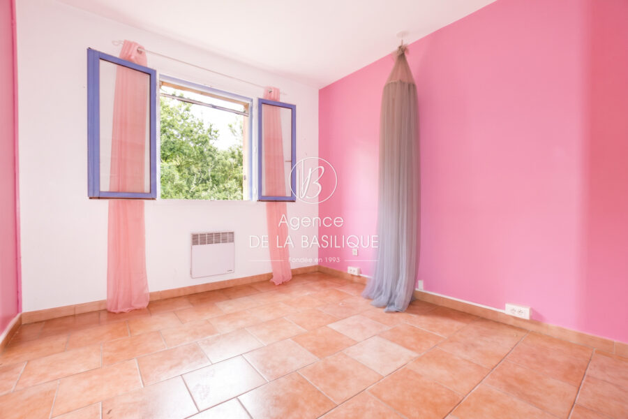 Maison à vendre à Saint-maximin-la-sainte-baume — Vue nature — photo 6