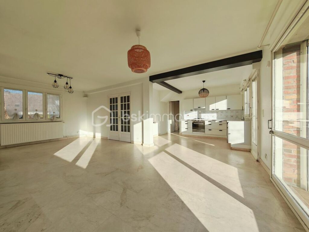 MAISON INDIVIDUELLE / LUMINEUSE +++ / 2 CHAMBRES POSSIBLE 3 / TERRAIN 567 M2 / JARDIN / VUE SUR LES CHAMPS – 4 pièces – 3 chambres – 110 m²