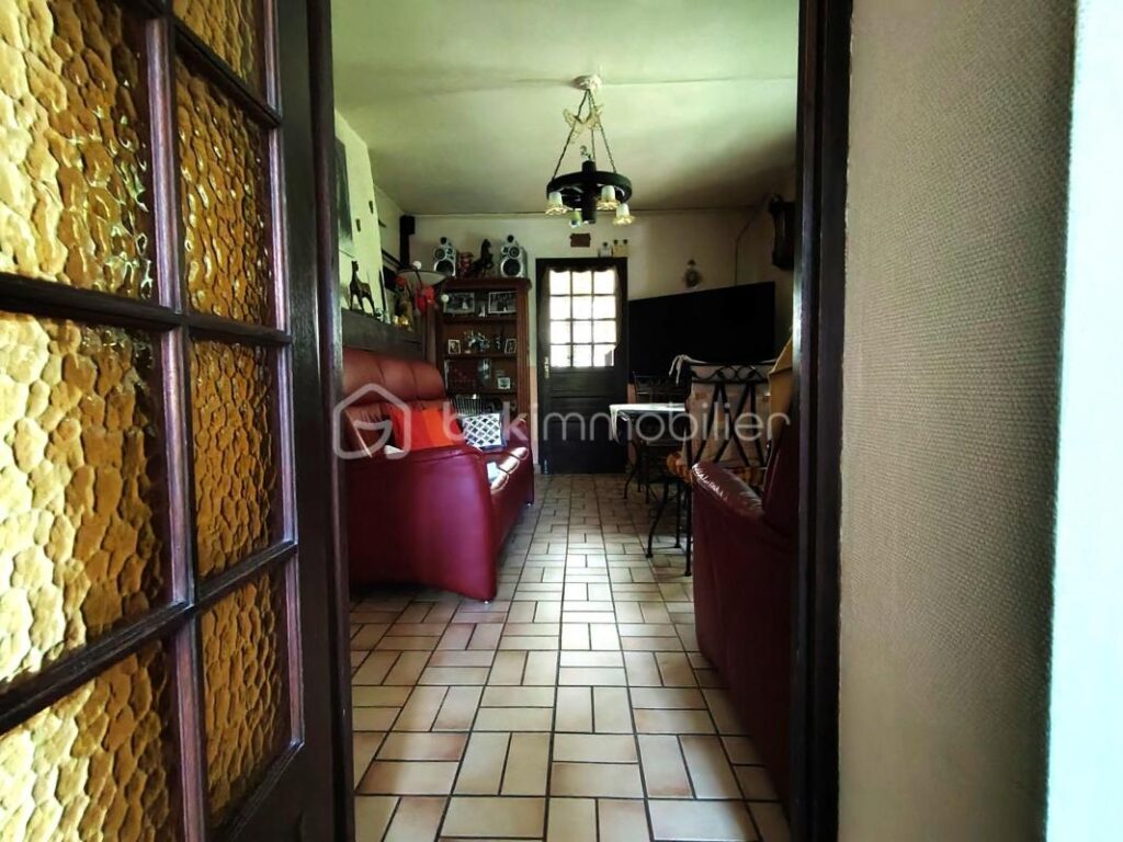 Maison de charme en campagne à Chenu – Tranquillité et vues dégagées garanties ! – 4 pièces – 3 chambres – 75 m²