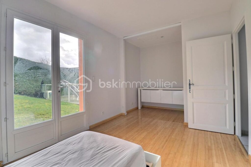 Villa 193m² Thiers 63300 – 6 pièces – 4 chambres – 193 m²