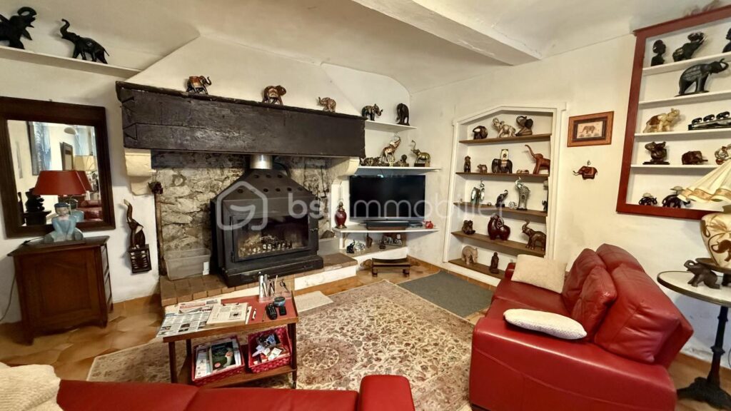 Maison de caractère 104 m² – Terrain 17,5 ha – Les Tourrettes (26740) – 4 pièces – 2 chambres – 104 m²