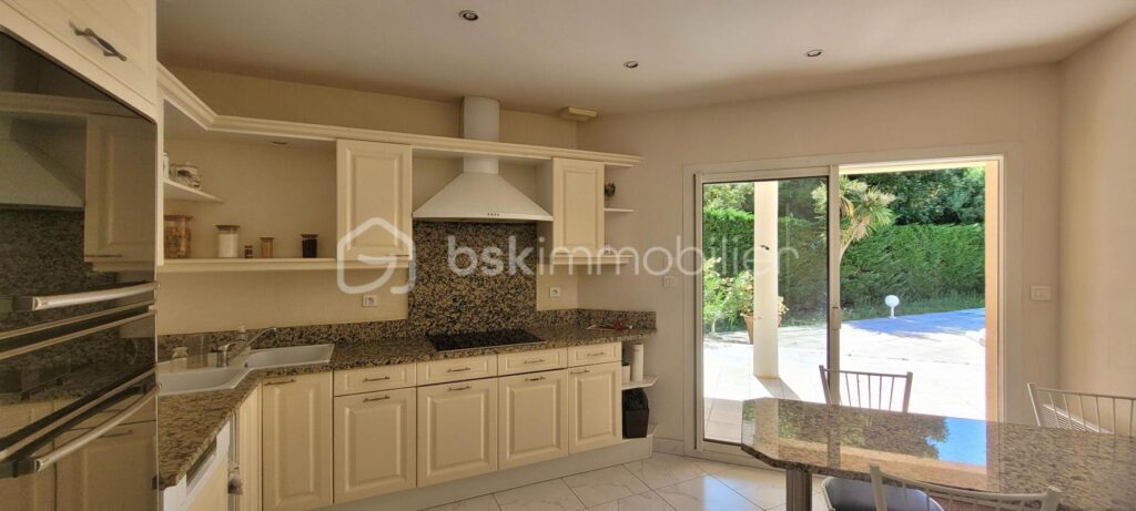 CAP FERRET – Quartier du Phare – Douceur de vivre Villa 5 chambres piscine garage – 7 pièces – 5 chambres – 185 m²