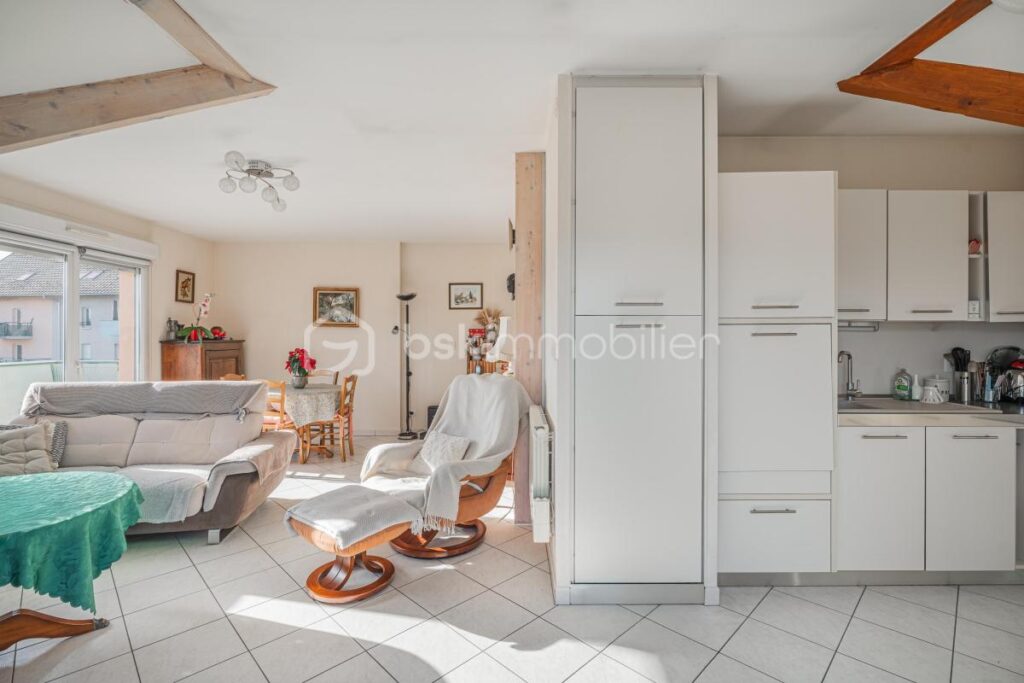 RUMILLY – T3 68 m² – Dernier étage – 3 pièces – 2 chambres – 68 m²