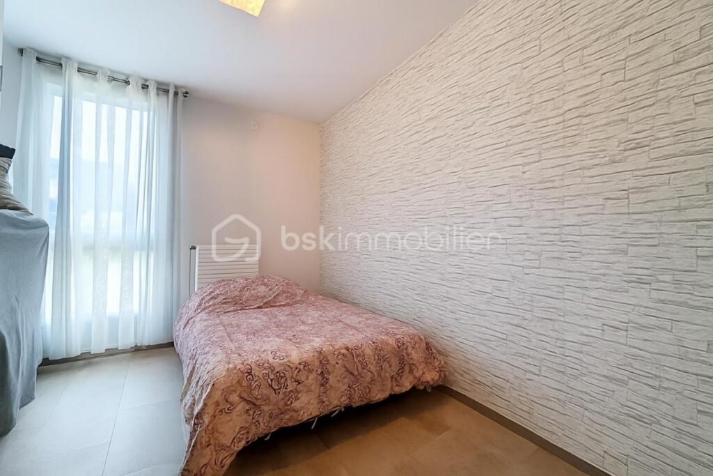 T5 LUMINEUX AVEC TERRASSE – VUE MONTAGNES – ÉCHIROLLES – 5 pièces – 4 chambres – 108 m²