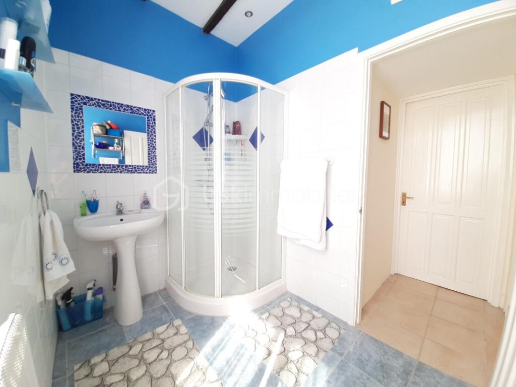 Maison 6 pièces 143 m² – 6 pièces – 5 chambres – 143 m²