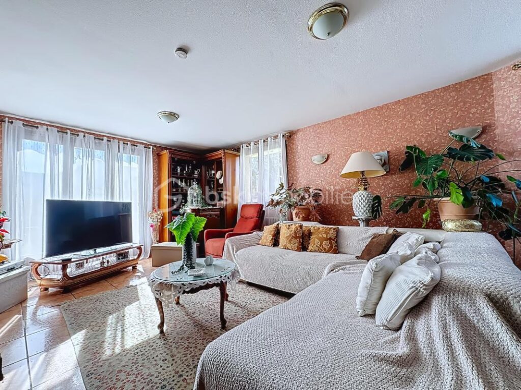 Maison familiale au calme avec terrasse et garage – Moirans (Chemin des Mûriers – 5 pièces – 3 chambres – 146 m²