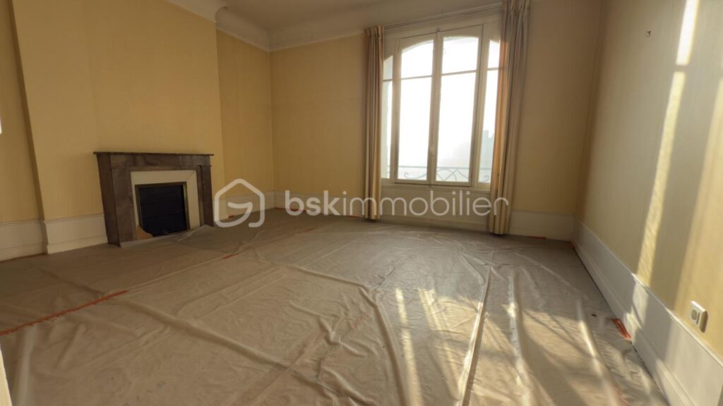 Appartement à rénover centre ville – 5 pièces – 4 chambres – 147 m²