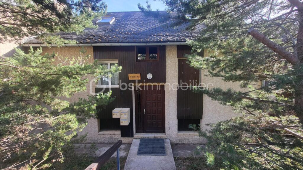 Station de Laye : T1 Vue Exceptionnelle – Idéal Pied-à-terre ou Investissement ! – 1 pièce – NR chambres – 30 m²