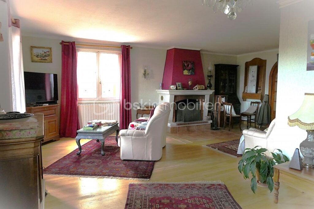 Maison de 169 m², le calme de la campagne, pas de vis à vis, piscine à débordement avec vue sur la vallée Cévenole ! – 6 pièces – 4 chambres – 169 m²