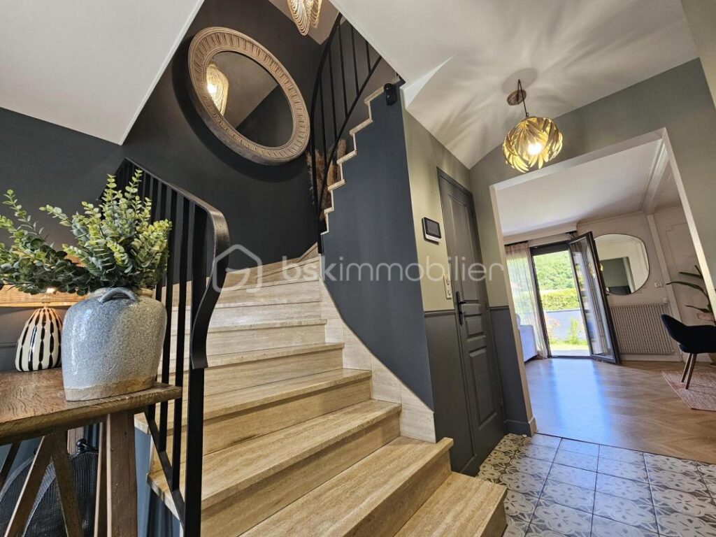 Mansart 7 pièces 216m² indépendant sous-sol DPE C – 7 pièces – 4 chambres – 151 m²