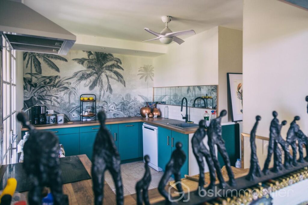 Grande maison lumineuse de 252m² – 7 pièces – 5 chambres – 252 m²