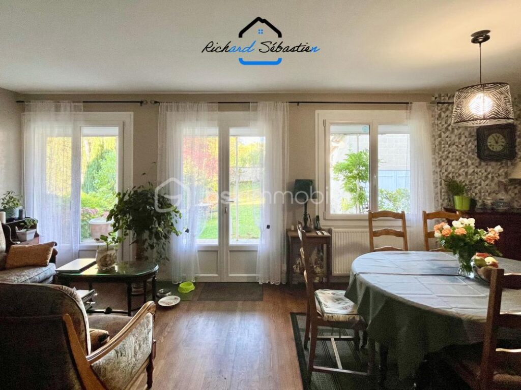 Immeuble de 245 m² avec vue imprenable sur le Château Fort de Sedan – 10 pièces – NR chambres – 250 m²