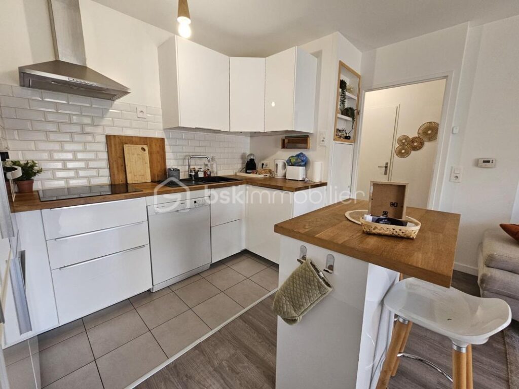 Appartement F2 44m² à 300m du RER DPE C balcon OUEST parking – 2 pièces – 1 chambre – 44 m²