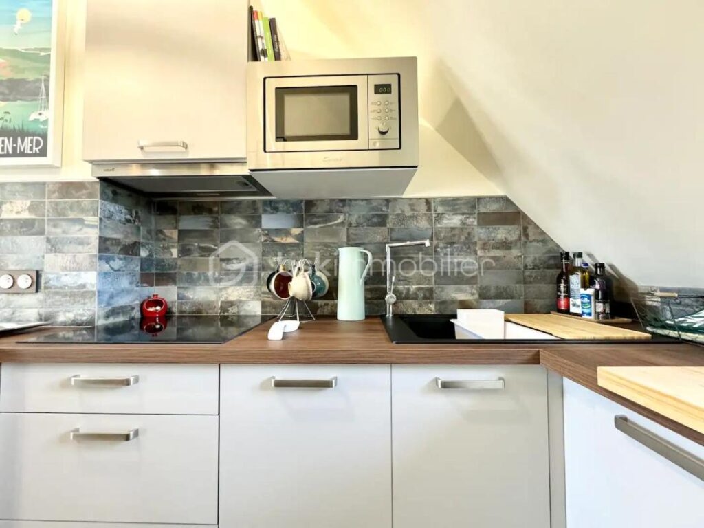 SUPERBE T2 BIS RENOVE ET MEUBLE – 35 M² AU SOL – GOLFE DU MORBIHAN – PISCINE – PARC – 3 pièces – 2 chambres – 25 m²