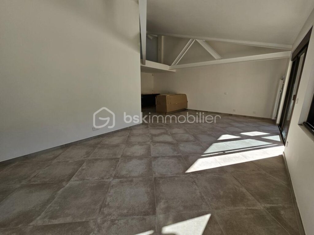 APPARTEMENT DE 79 M² AVEC TERRASSE – DRAGUIGNAN – 3 pièces – 3 chambres – 79 m²