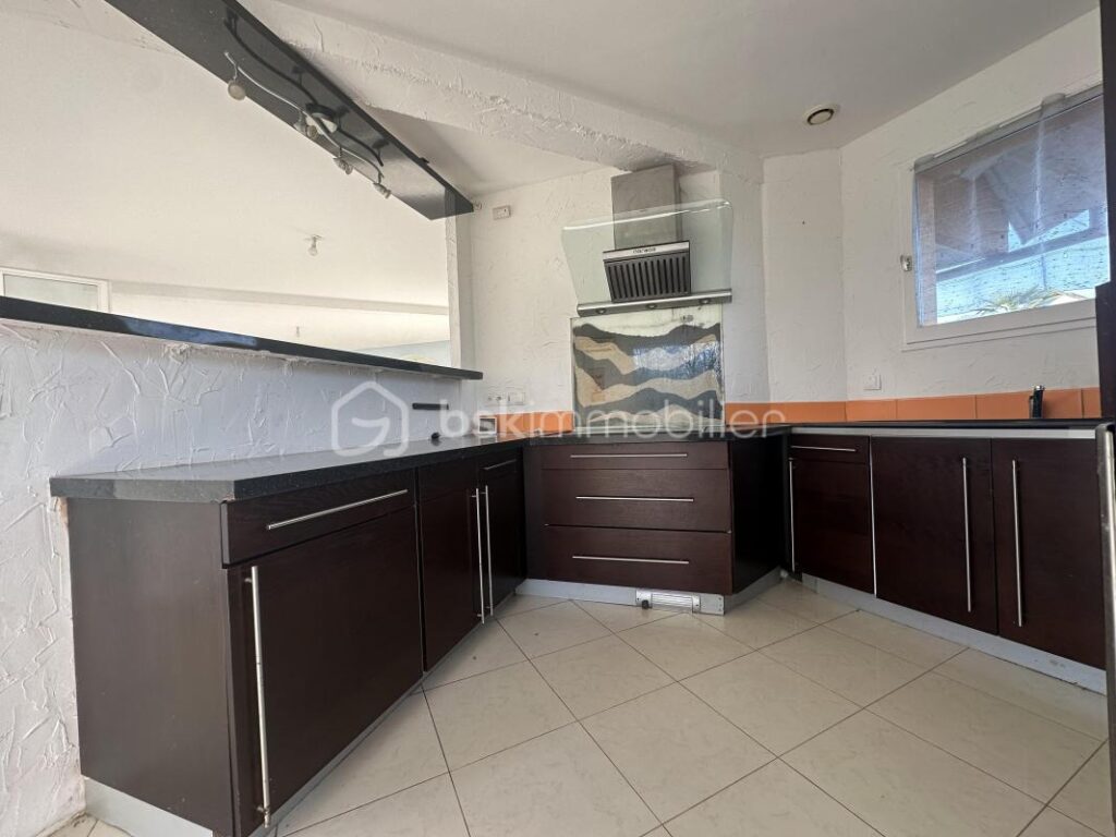 Maison individuelle à Domessin – 142,50 m² habitables – Terrain clos de 1 270 m² – 5 pièces – 3 chambres – 140 m²