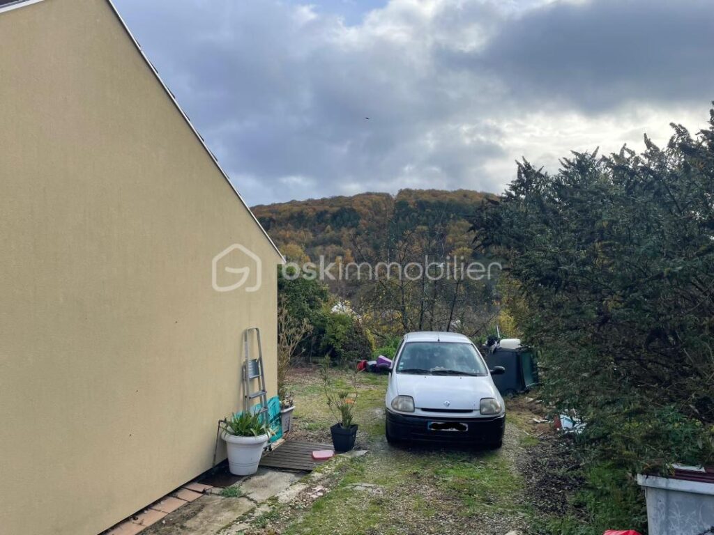 Maison de plain-pied avec deux chambres située au calme ! – 3 pièces – 2 chambres – 70 m²