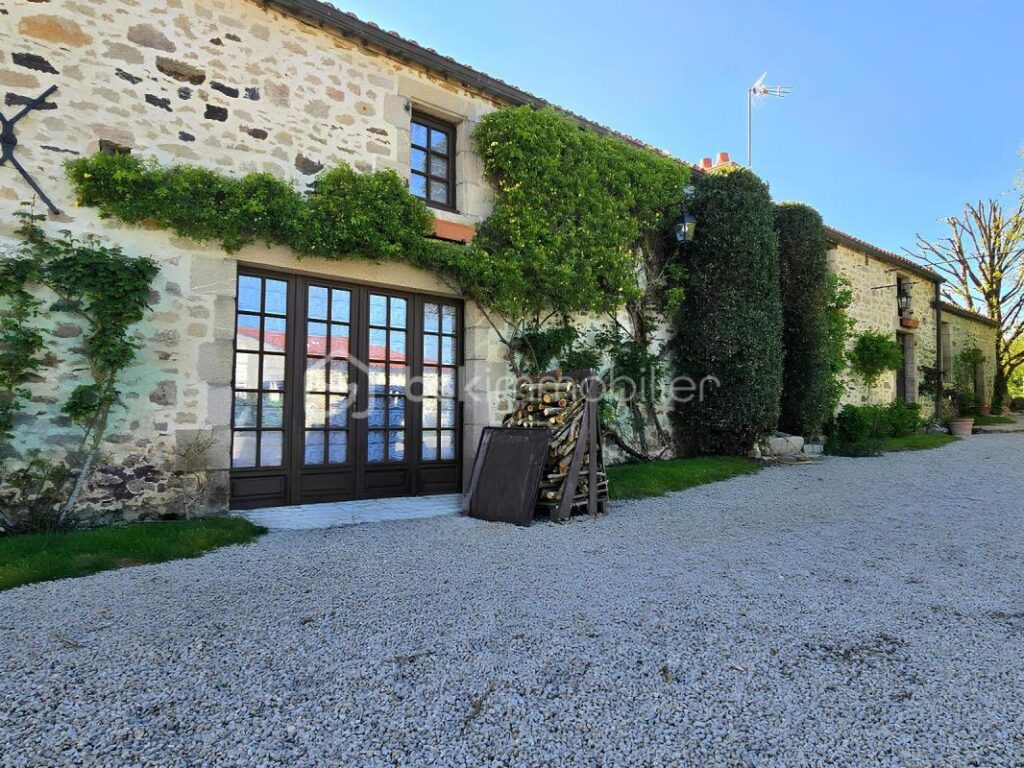 MAGNIFIQUE LOGIS ÉQUESTRE – 7 pièces – 4 chambres – 200 m²