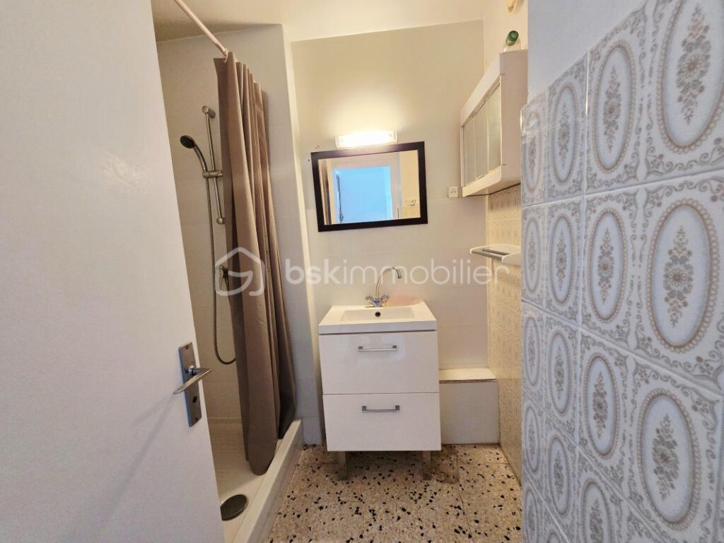 VUE ETANG – ASCENSEUR – PROCHE THERMES – 1 pièce – NR chambres – 21 m²