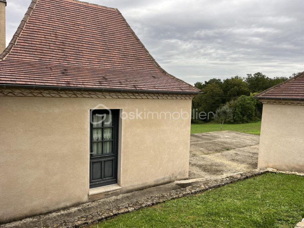 DEUX PETITES BÂTISSES ET UN PROJET – 2 pièces – 1 chambre – 42 m²