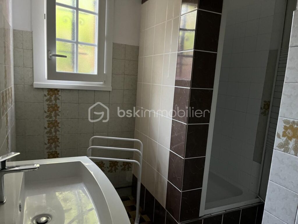 MAISON STYLE PÉRIGOURDINE – 6 pièces – 3 chambres – 119 m²