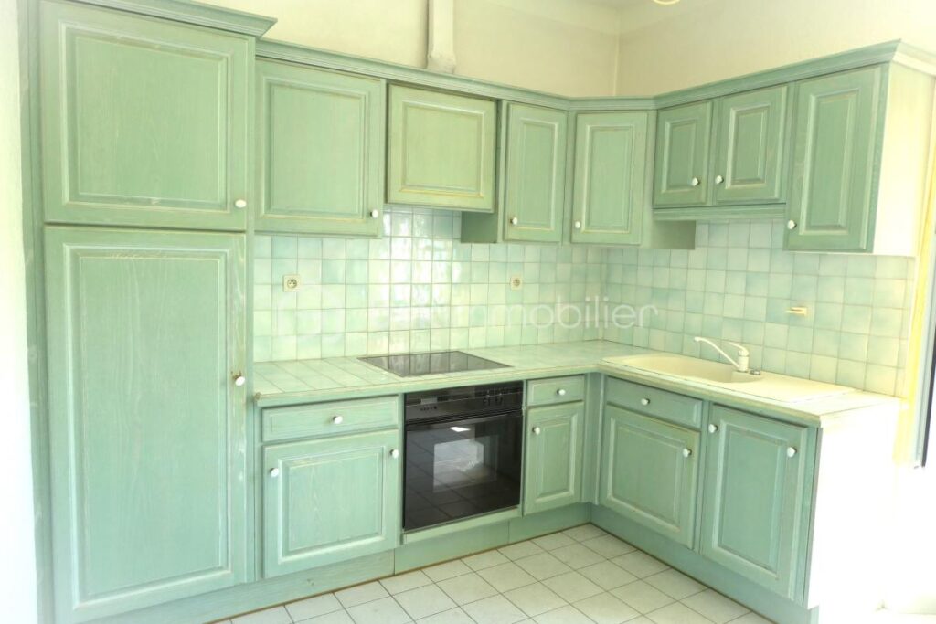 Maison de maître avec Jardin sans vis à vis proche centre ville, commodités et transports ! – 5 pièces – 3 chambres – 99 m²