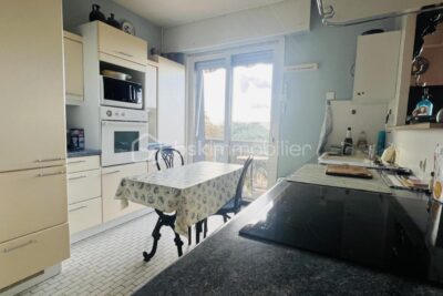 Appartement 114 m² – 3 Chambres dont Suite Parentale – Balcon – Garage – Centre-Ville Châteauroux – 4 pièces – 3 chambres – 114 m²