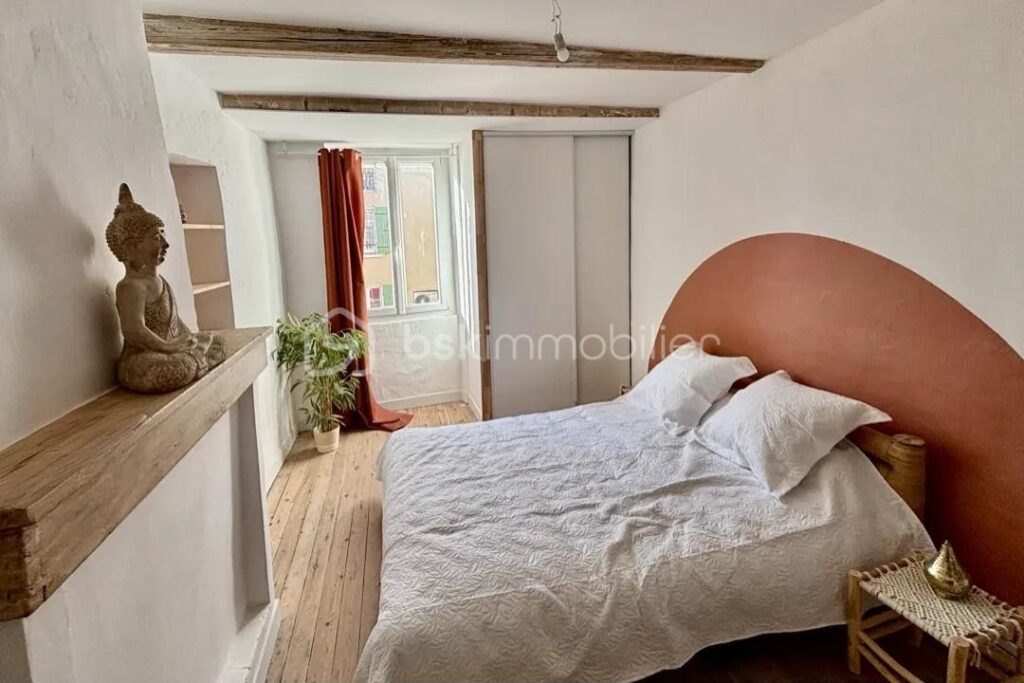 Entre tradition et modernité, découvrez le charme de cette belle maison de village refaite à neuf – 5 pièces – 4 chambres – 113 m²