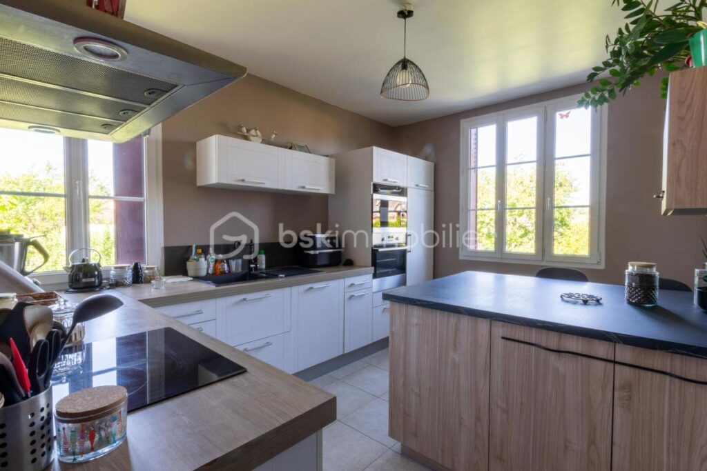 Maison bourgeoise – 8 pièces – 6 chambres – 230 m²