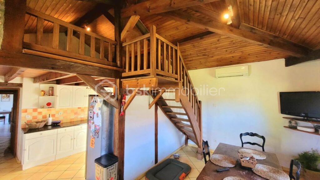 Magnifique Maison Landaise sur Airial avec Piscine et Étendue Verdoyante ! – 6 pièces – 3 chambres – 165 m²