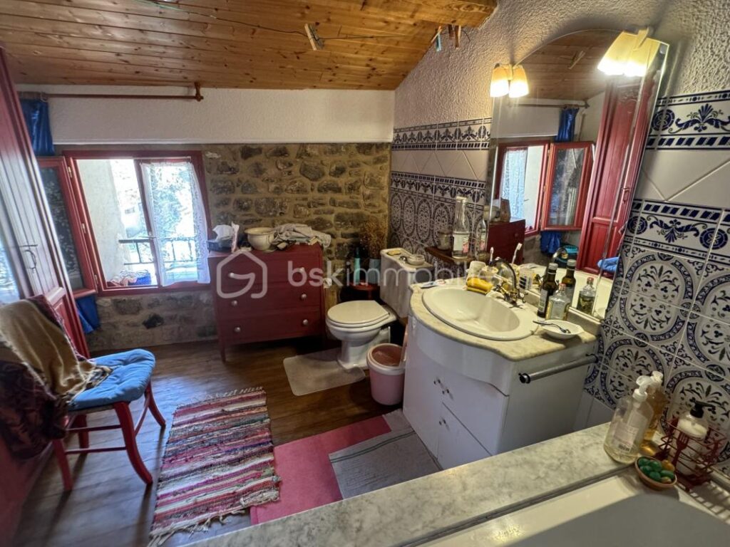 Maison de village avec petit jardin – 3 pièces – 2 chambres – 61 m²