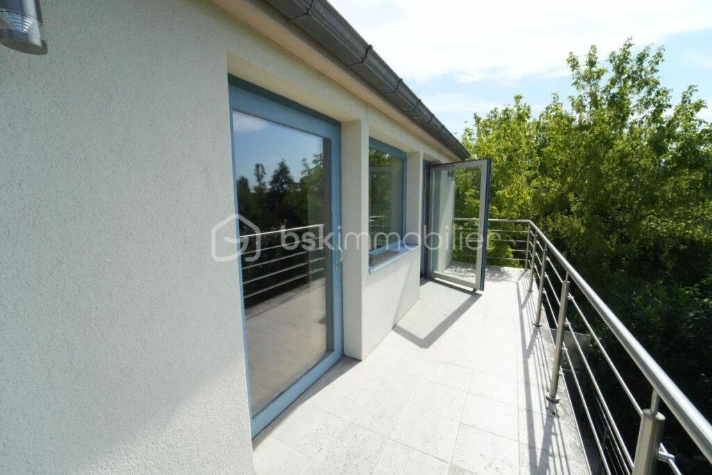 Maison d’architecte à CHARTRETTES de 195m² – 6 pièces – 4 chambres – 195 m²