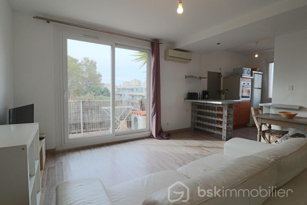 TOULON EST (83100)- Appartement Rénové de 2 pièces avec balcon et Vue dégagée ! – 2 pièces – 1 chambre – 42 m²