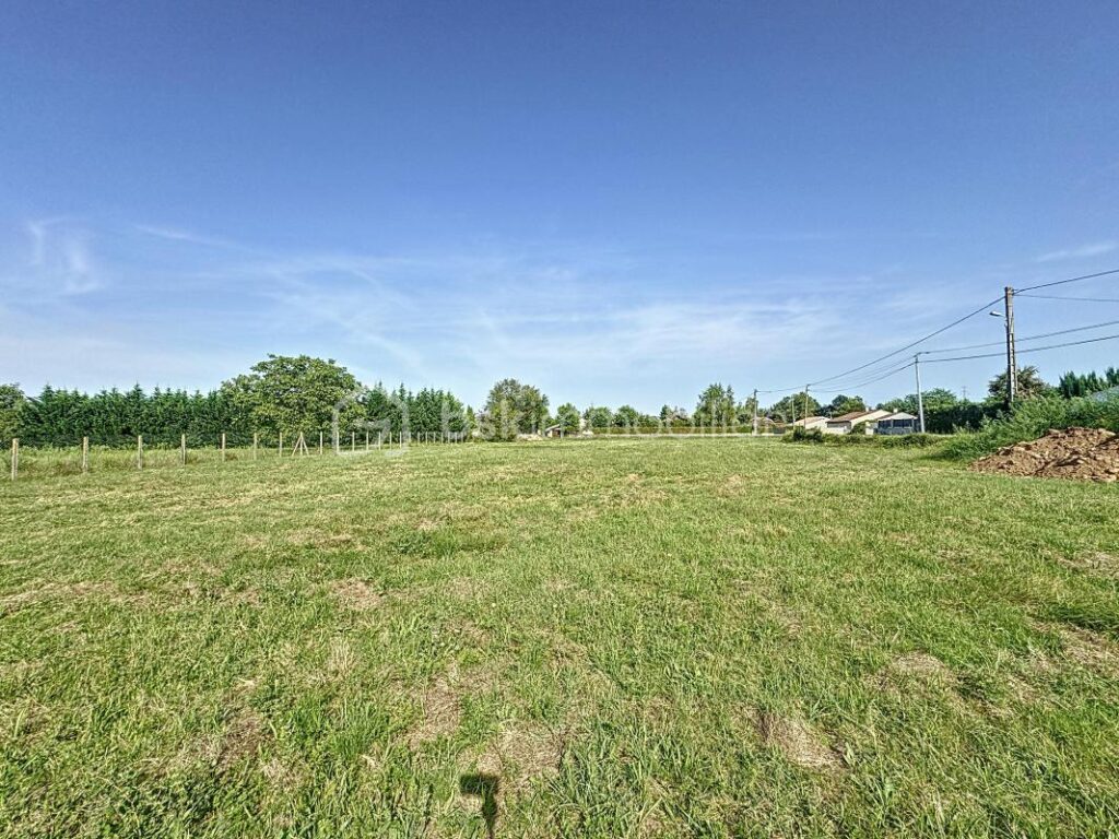 Terrain Constructible de 600 m² à Vendre à Pamiers – NR pièces – NR chambres – 600 m²