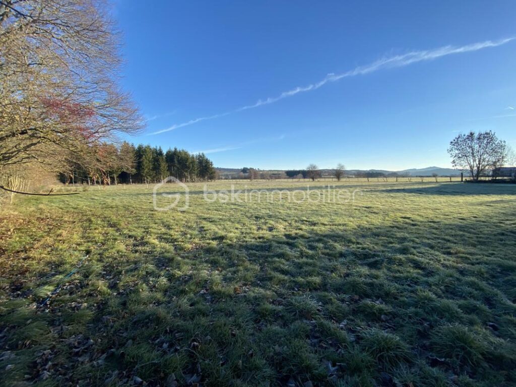 TERRAIN CONSTRUCTIBLE A SERRES – NR pièces – NR chambres – 1600 m²