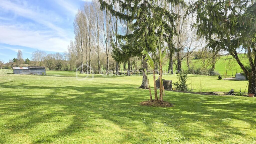 Charentaise de plus de 300m2 avec étang et gite – 11 pièces – 6 chambres – 364 m²