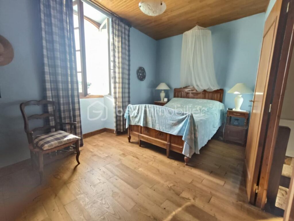 Ancienne et Magnifique Bâtisse en Pierres de 114 m2, située à Cladech 24170 – 4 pièces – 3 chambres – 114 m²