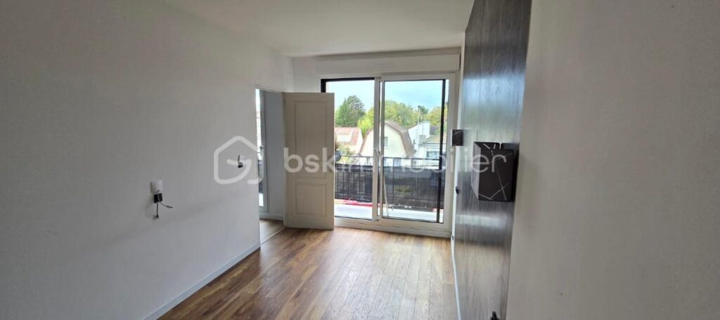 Appartement lumineux avec balcon + place de parking et cave – 3 pièces – 2 chambres – 58 m²