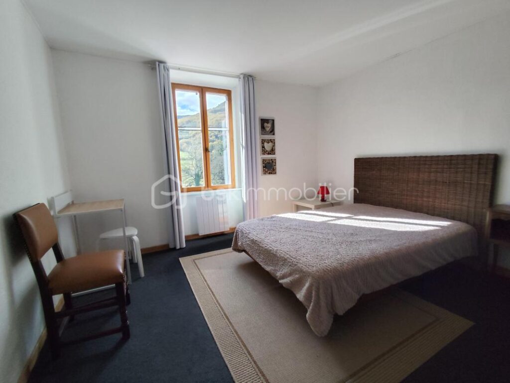 MAISON EN PIERRES ARDECHE MERIDIONNALE – 8 pièces – 3 chambres – 120 m²