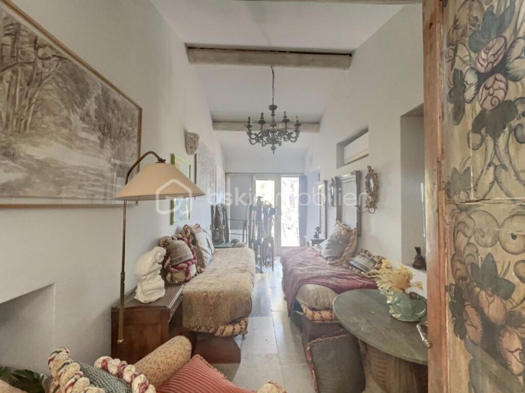 Exceptionnelle Propriété de Prestige avec Maison d’Amis, Piscine et Vues à 360° – 12 pièces – 9 chambres – 341 m²