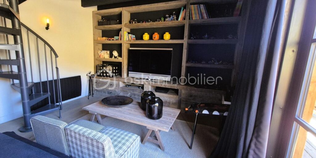 CHALET D’EXCEPTION – VAL D’ALLOS (ALPES-DE-HAUTE-PROVENCE) – 9 pièces – 4 chambres – 350 m²