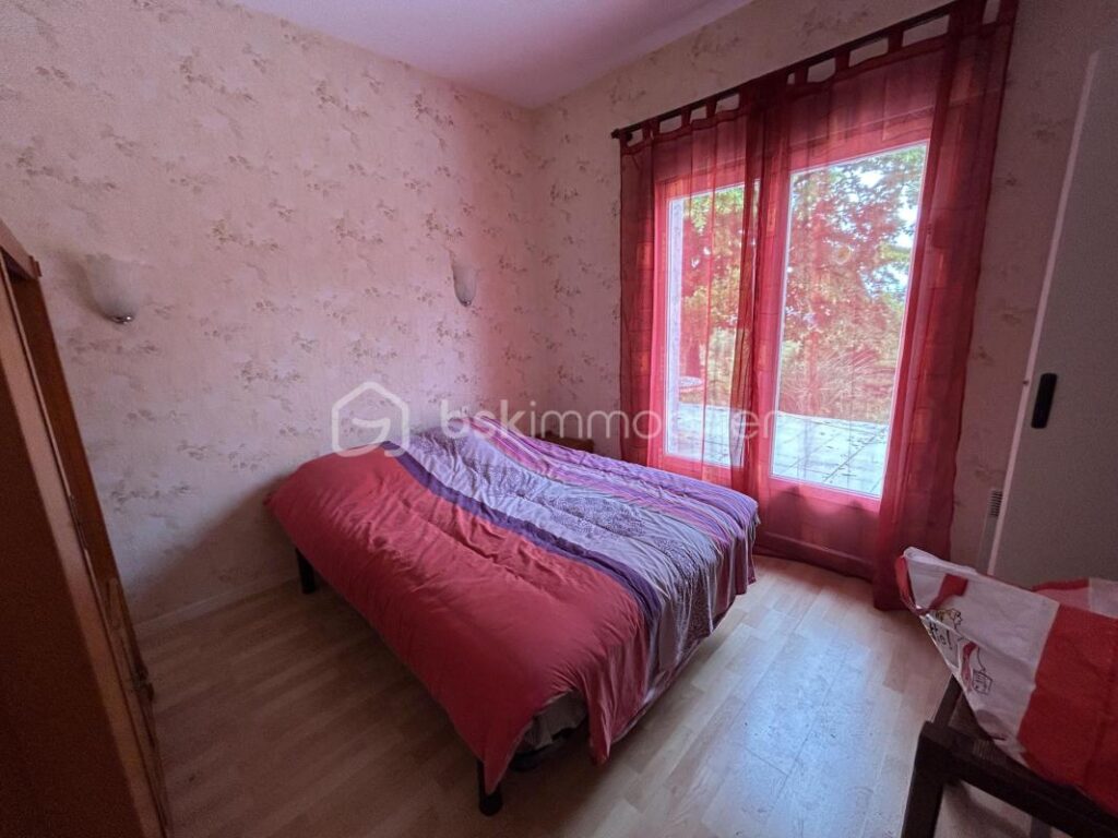 MAISON PLAIN PIED -Terrain- 3 CHAMBRES – GARAGE – 4 pièces – 3 chambres – 103 m²