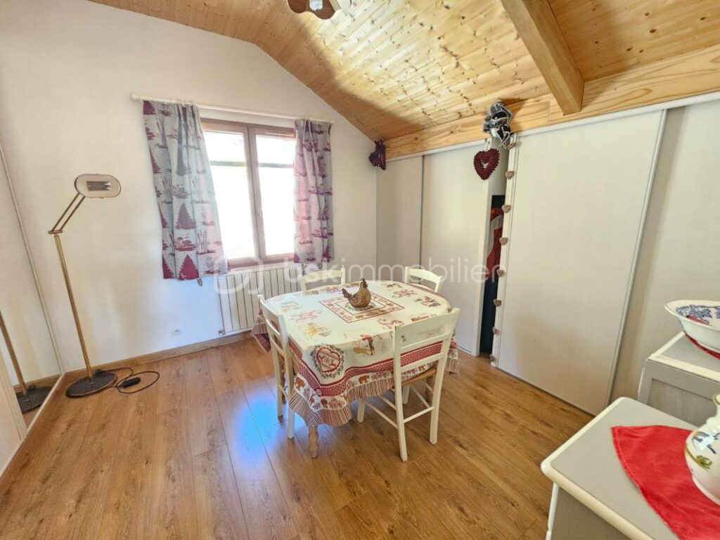 🏔 À VENDRE – Superbe chalet individuel lumineux avec vue panoramique à Allos 🏡 – 6 pièces – 4 chambres – 250 m²