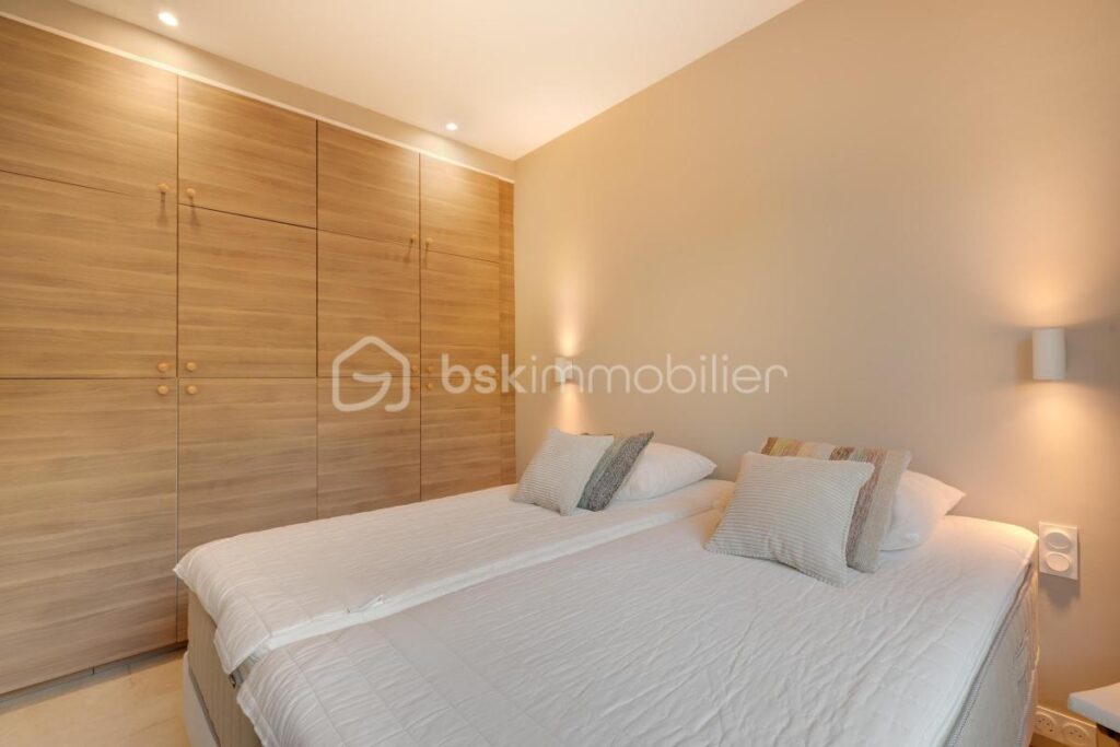 À VENDRE – F2 CANNES CROISETTE – RÉSIDENCE PRESTIGIEUSE « PALAIS DES DUNES » – 2 pièces – 1 chambre – 50 m²