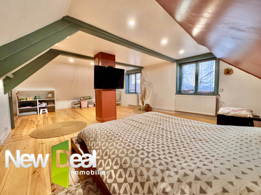 MAISON INDIVIDUELLE 146m2 / DOUBLE GARAGE ET CARPORT – 5 pièces – 3 chambres – 146 m²