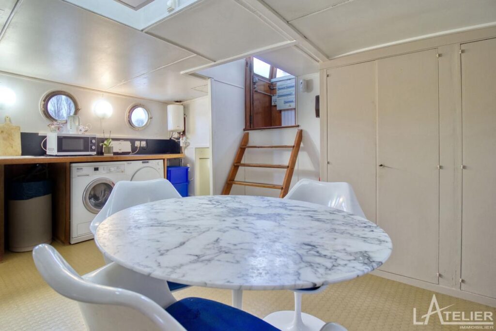 Péniche à Saint-Cloud, Quartier des Coteaux – 4 pièces – 3 chambres – 150 m²